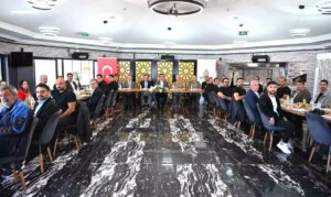 bitlis valisi ahmet karakaya basin mensuplariyla bir araya geldi Yy4YxG5E.jpg